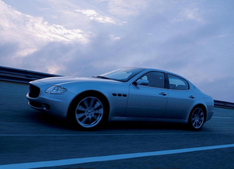  Maserati Quattroporte Sport GT 2009 года  (фото 15 из 27)